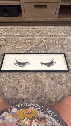Lashes frame