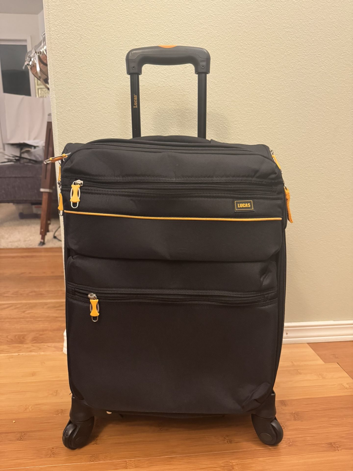 Lucas Original Soft Expandable Luggage 20”