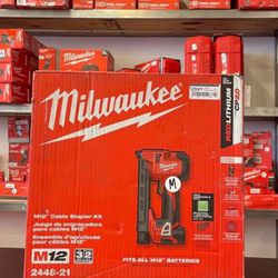 Milwaukee M12 Cable STAPLER Kit With 1 Battery And Charger 2448-21