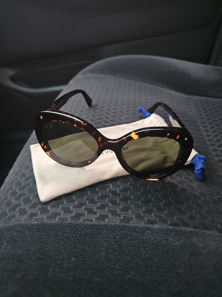 Louis Vuitton Tortoise Shell Oval Sunglasses