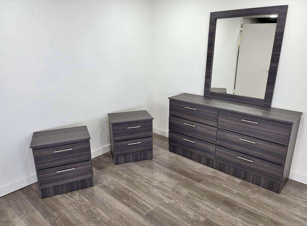 Dresser , Mirror And 2 Nightstands - Cómoda, Espejo Y 2 Mesitas De Noche