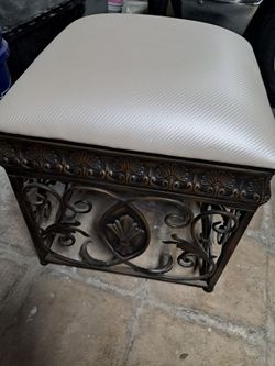 Bench stalls