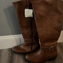 Brand NEW Boots Size 6.5