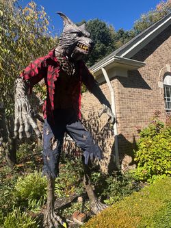 9.5-Foot Halloween Werewolf