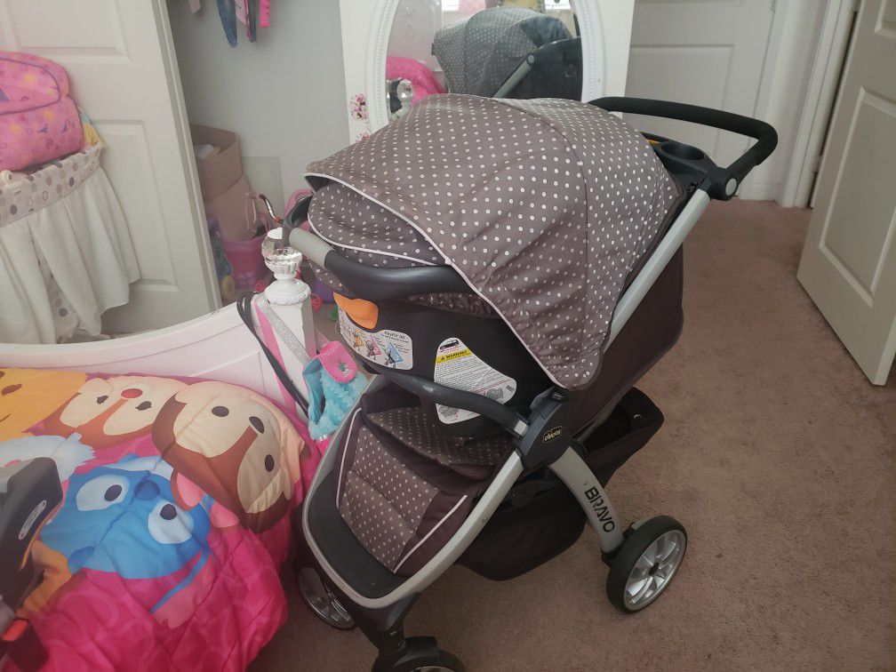 Stroller chicco bravo with car seat
