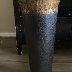 Standing Vase 