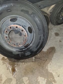 295/75R/22.5 with Rim used hercules