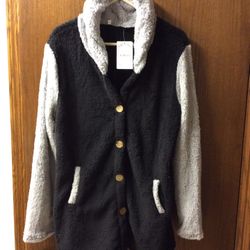 Women’s Hooded Button Front Fleece Coat. New with Tags. Size L. 