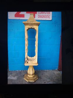 ANTIQUES  GABINET WITH LIGTHS  we ACCEPT OFFERS