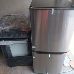 New Mani Range And Refrigerator New 