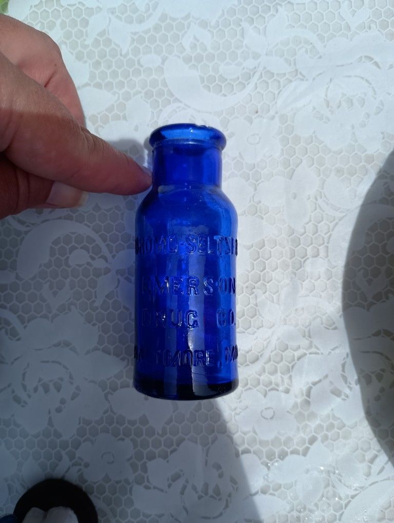 Vintage Cobalt Blue Bromo Seltzer Emerson Drug Co Embossed Lettering Bottle