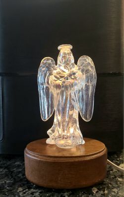  Lighted Crystal Angel. Beautiful! Vintage, Great Condition!
P/U YUCAIPA