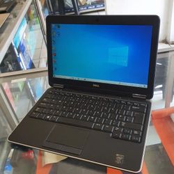 Dell Latitude 5440 laptop 15" screen intel i5 windows 11 pro.