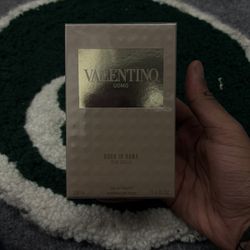 Gold Valentino Cologne 