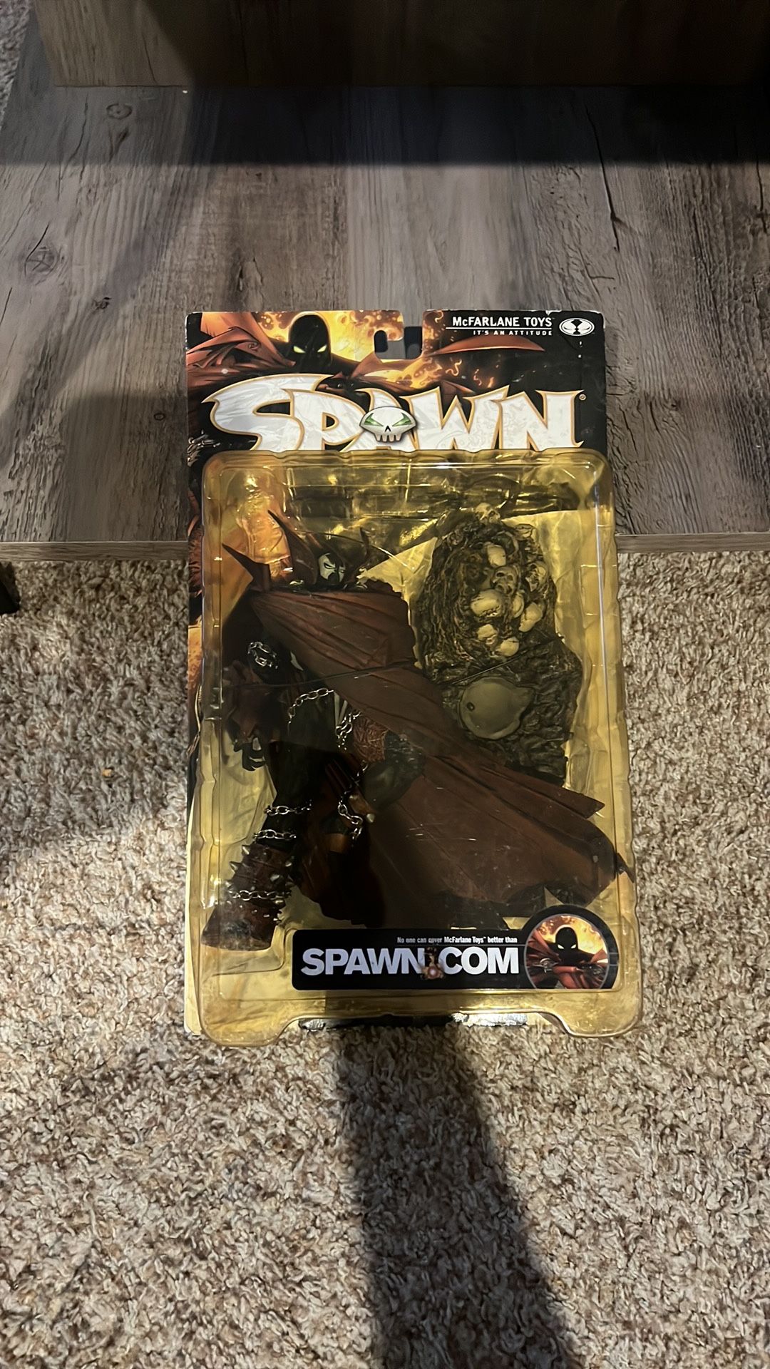 SPAWN HIMSELF WITH BASE STAND SPAWN V CLASSIC SERIES 17  MCFARLANE  FIGURE 2000. Plastic is yellow see pics 