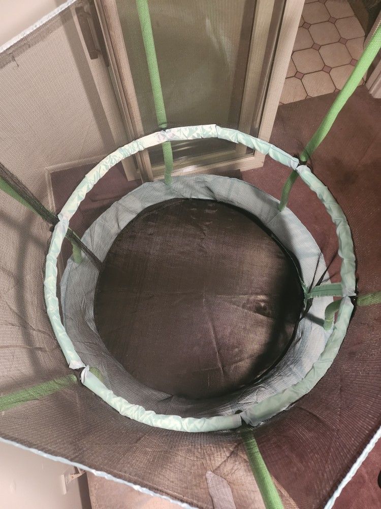 CHILDRENS TRAMPOLINE