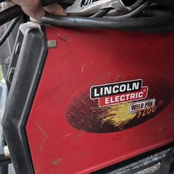 Lincoln Electric Welder 3200 HD 