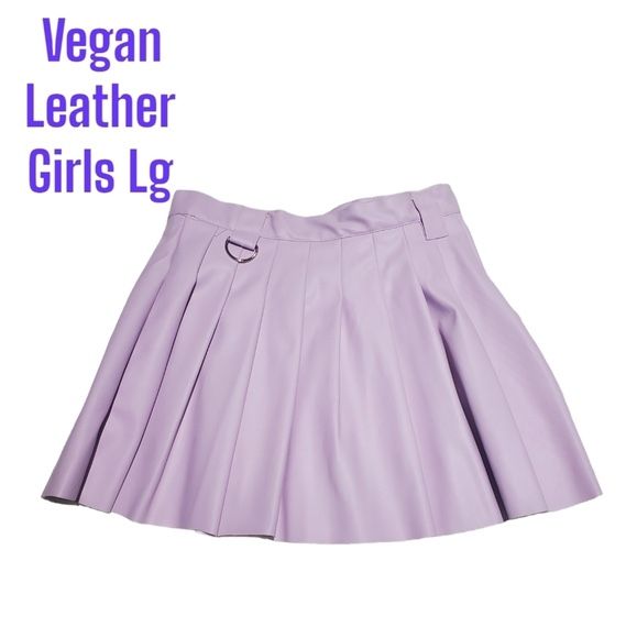 Lavender (pastel purple)Vegan Leather Pleated skirt Girls size LG (14-16)