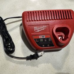 M12 Charger 