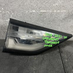 2018-2019-2020-2021 CHEVROLET TRAVERSE LEFT INNER LIGHT OEM USED #9446