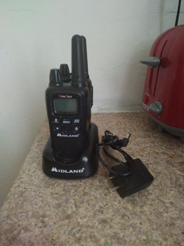 2 New Midland Walky Talkys