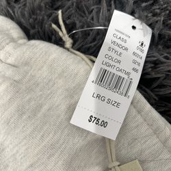 Essential shorts size L 30 $ pickup 35 delivery