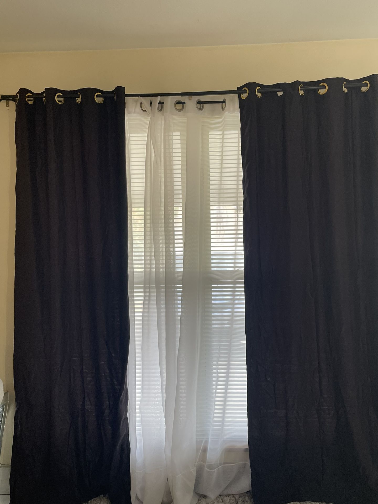 2 Black Curtains
