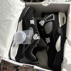 Air Jordan 4 White Thunder 11M