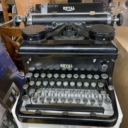 1935 Vintage Royal Typewriter 