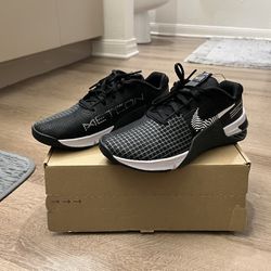 Nike Metcon 8 - Black White Gray - Size 7.5