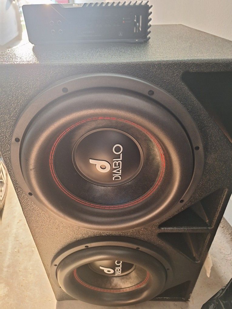 2 Twelves Inside A Probox Both Work Great