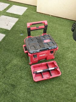 Milwaukee Packout Rolling Tool Box