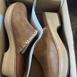 Tom’s Addison Clog 