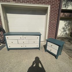 7 Drawer Wooden Dresser and Night Stand