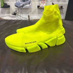 Balenciaga Speed 2.0 Yellow Lime Green Like New