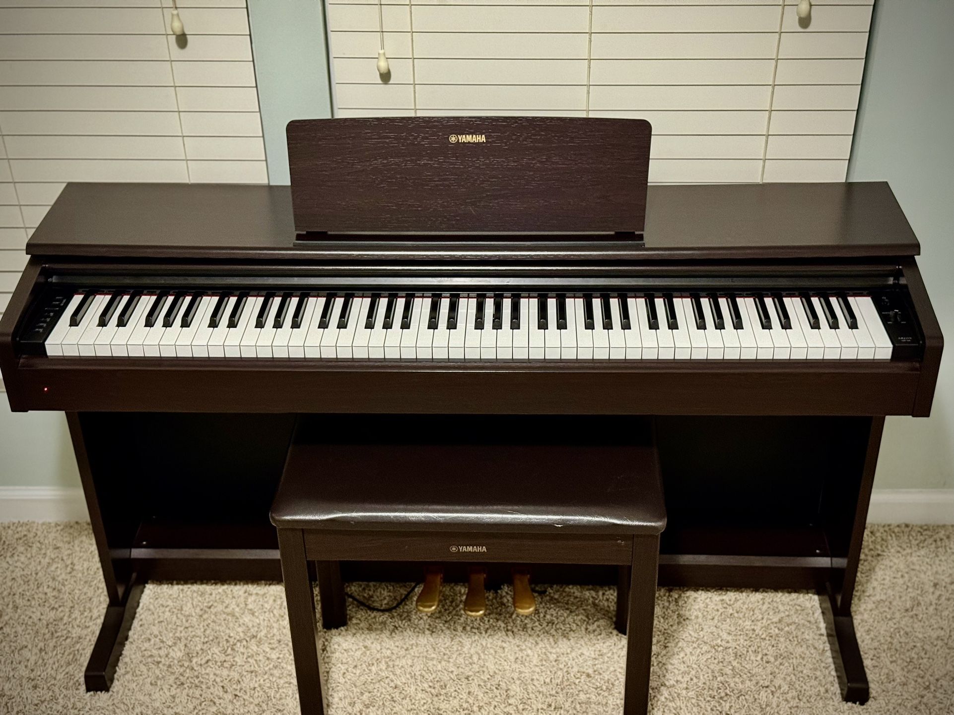 Yamaha ARIUS YDP-144 Digital Piano – Excellent Condition!