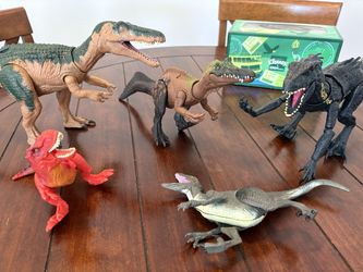 Dinosaur Jurassic World toys - Battery operated