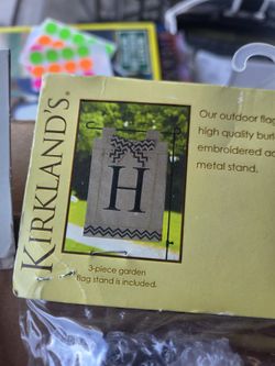 Kirkland Yard Signs "H"