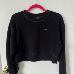 Nike sweatshirt women Size S
