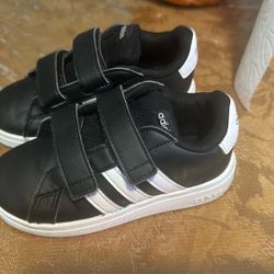 Adidas Shoe Size 9