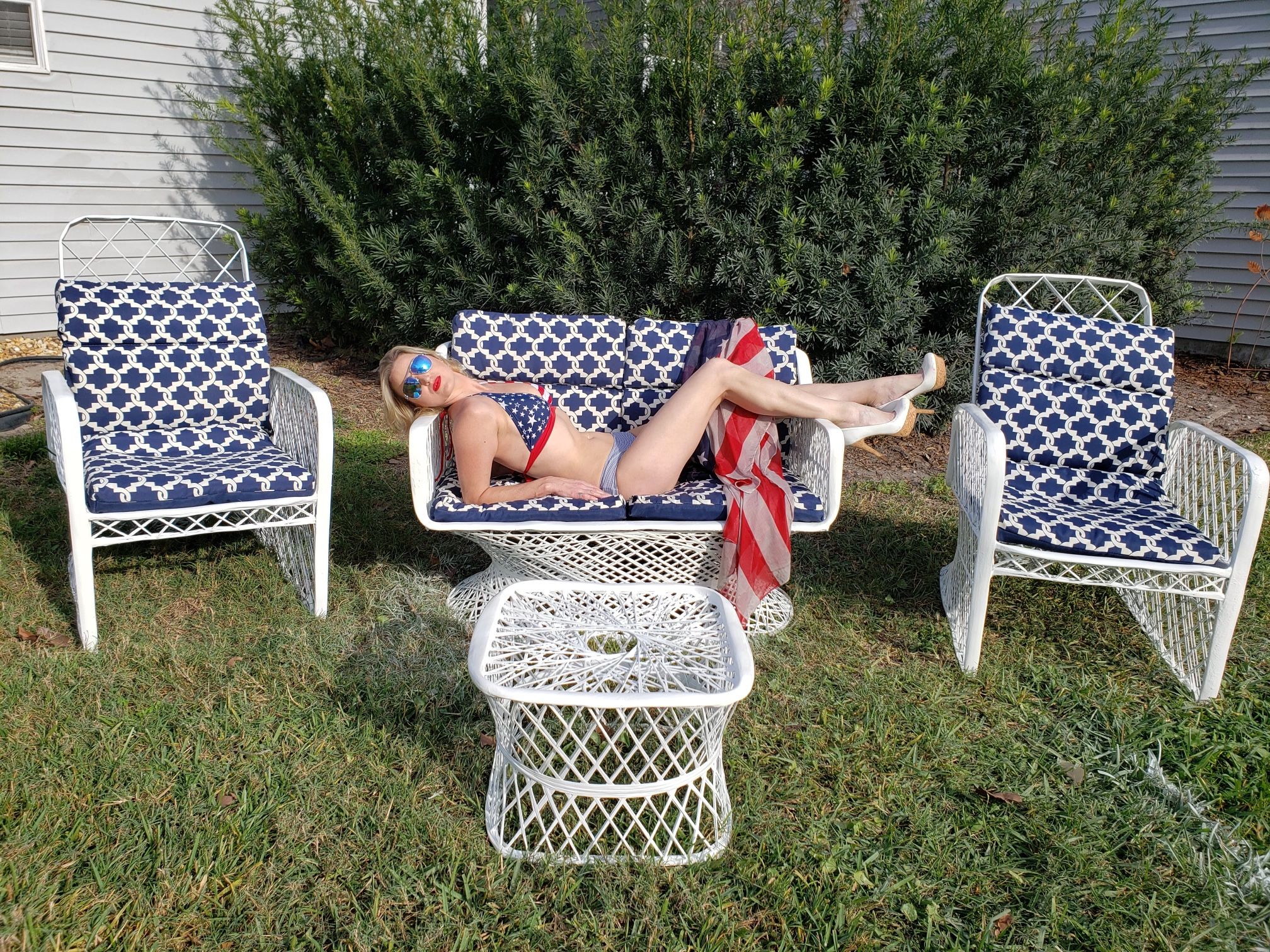 MCM VINTAGE RUSSEL WOODARD SPUN PATIO FURNITURE SET