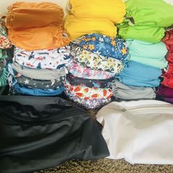 Cloth Diapers 32 And 2 Wet Bags 