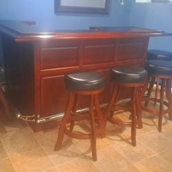 Beautiful Solid Wood bar W/6 Bar Stools