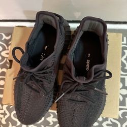 Yeezy Sz 8.5