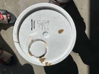 BEHR Paint - Archaeological Site & October Leaves - 15 Gallons