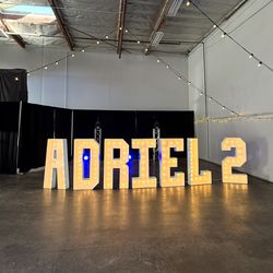 Letras con luces large wood letters