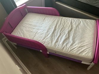 Toddler bed