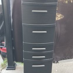 STERLITE PLASTIC TALL DRESSER 