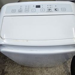Portable AC Unit. 12,000 BTUs With Remote
