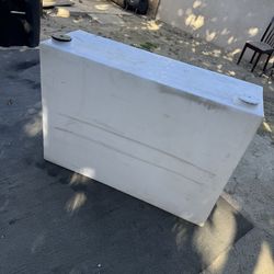 100 Gallon Slim Water Tank